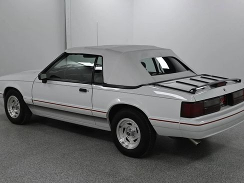 Used 1992 Ford Mustang LX image 3