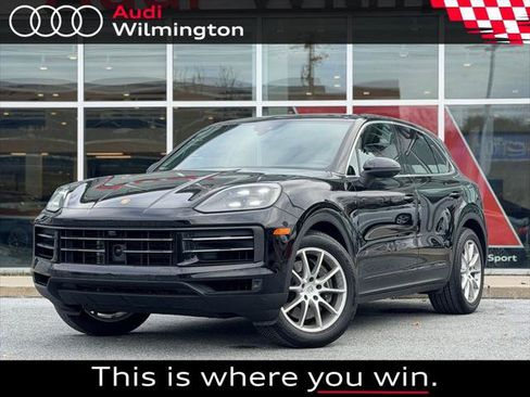 Used 2024 Porsche Cayenne AWD/4WD image 1