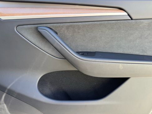 Used 2024 Tesla Model Y Performance image 23