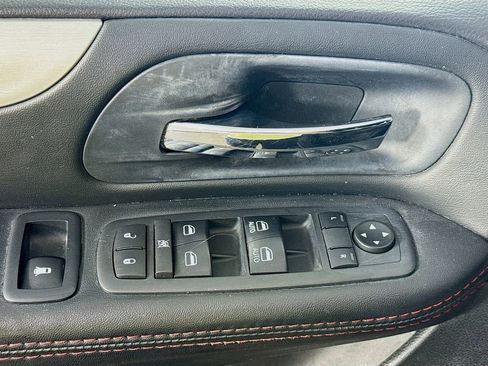 Used 2017 Dodge Grand Caravan GT image 20