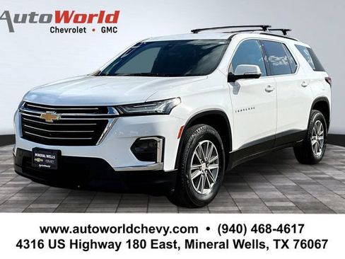 Used 2023 Chevrolet Traverse LT FWD image 1