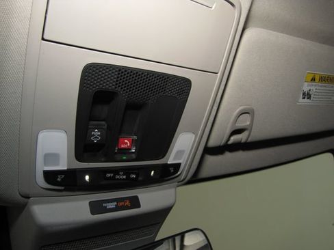 Used 2025 Honda Accord Touring image 8