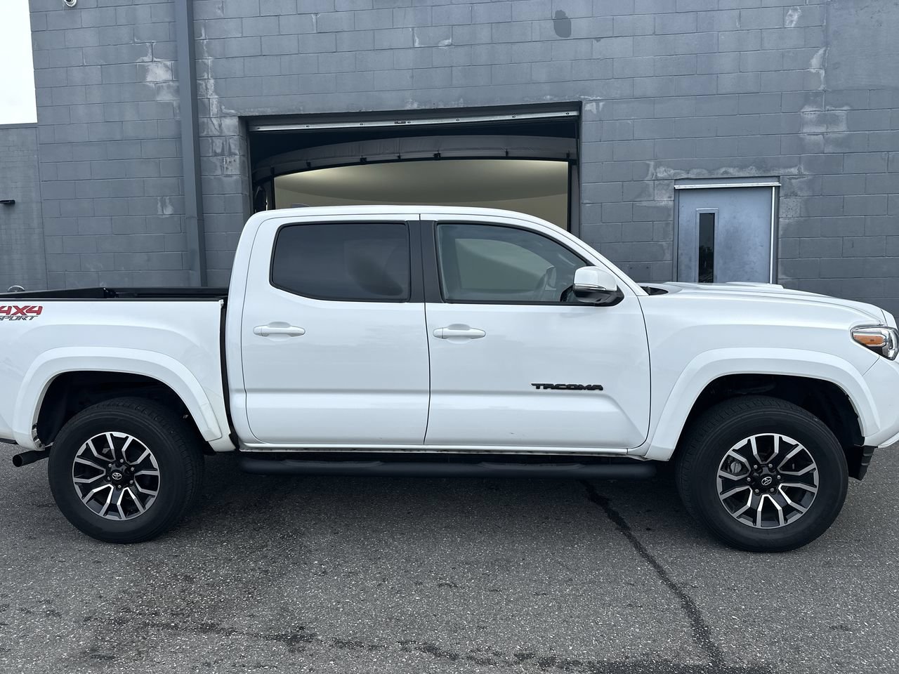 Used 2023 Toyota Tacoma TRD Sport w/ Advanced Technology Package AWD/4WD image 18