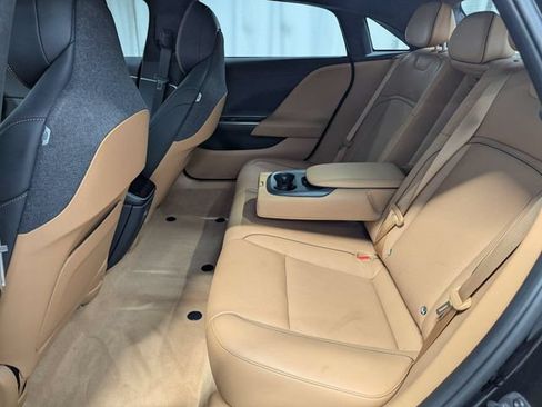 Used 2023 Lucid Air Touring AWD/4WD image 9