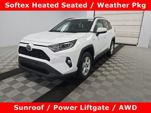 Used 2021 Toyota RAV4 XLE w/ Convenience Package AWD/4WD image 1