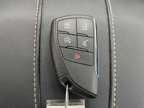 Used 2025 GMC Acadia Elevation image 28