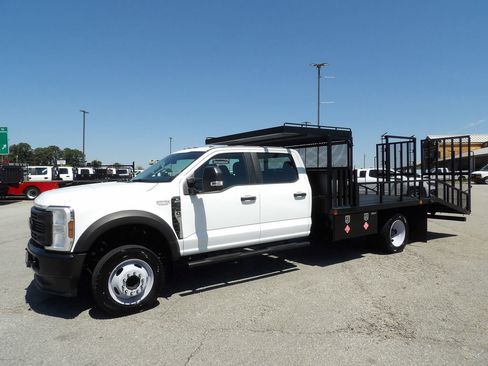 Used 2024 Ford F550 2WD Crew Cab Super Duty image 3