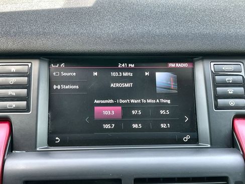 Used 2018 Land Rover Discovery Sport HSE Luxury image 22