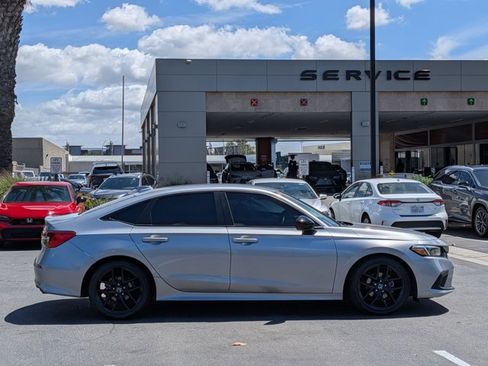 Used 2024 Honda Civic Sport image 4