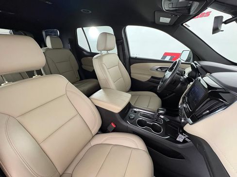 Used 2022 Chevrolet Traverse LT AWD/4WD image 36