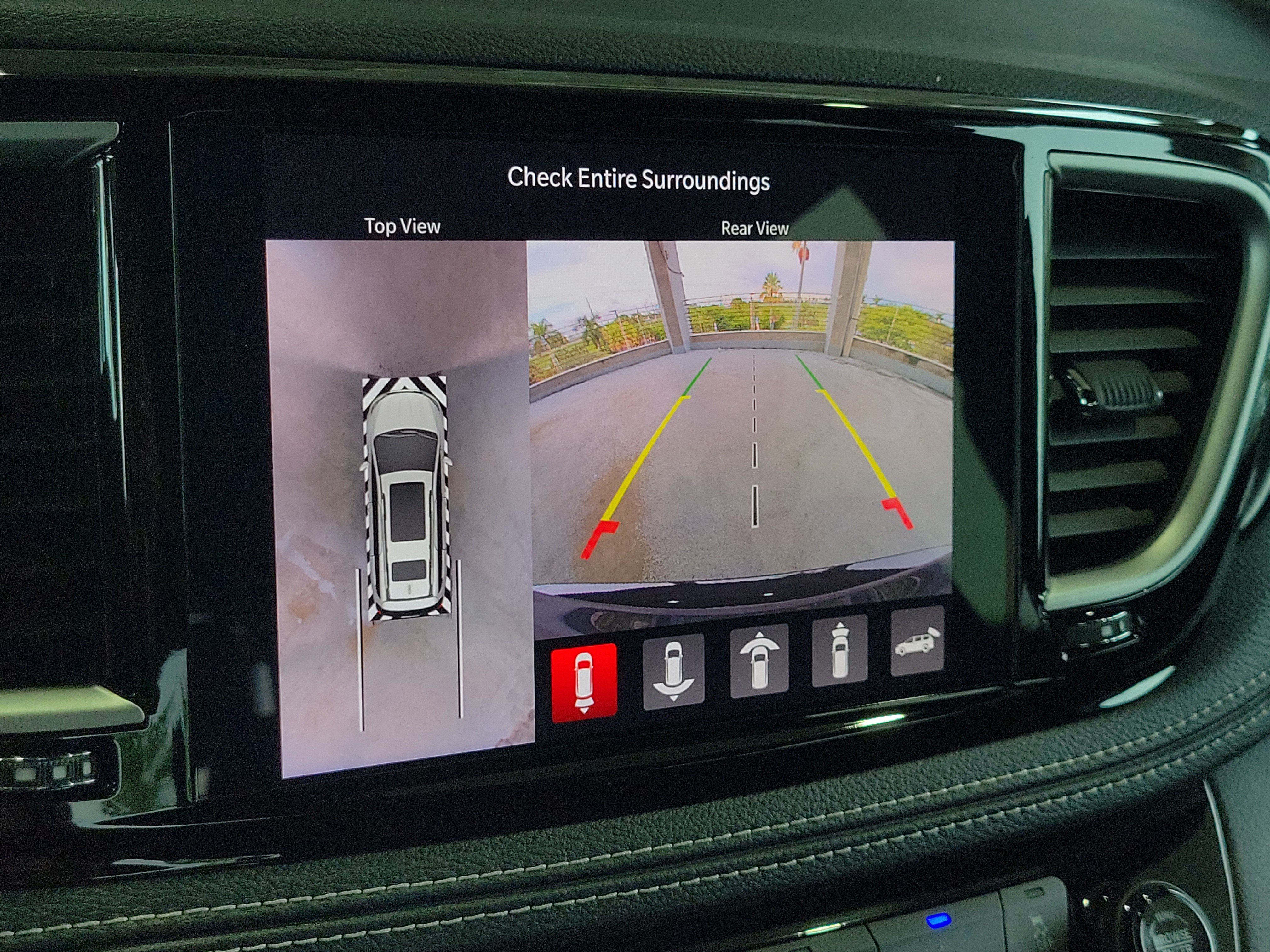 New 2026 Chrysler Pacifica Select w/ S Appearance Package FWD image 25
