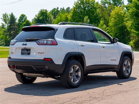 Used 2019 Jeep Cherokee Trailhawk AWD/4WD image 5