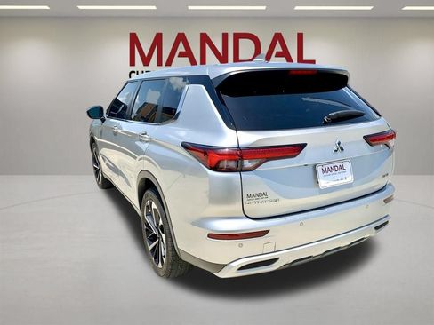 Used 2023 Mitsubishi Outlander SE FWD image 7