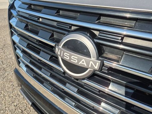 Used 2025 Nissan Rogue Platinum FWD image 33