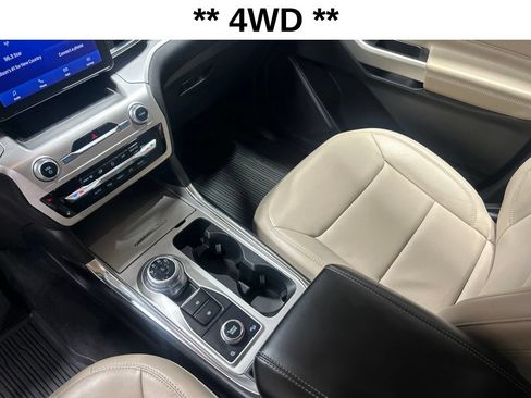 Used 2022 Ford Explorer XLT w/ Equipment Group 202A AWD/4WD image 8