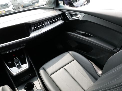 Used 2023 Audi Q4 e-tron Prestige AWD/4WD image 11