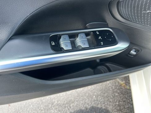 Used 2025 Mercedes-Benz C 300 Sedan image 35