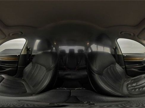 Used 2019 BMW 740i w/ Executive Package image 27