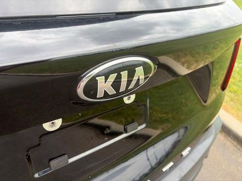 Used 2021 Kia Sorento LX FWD image 46