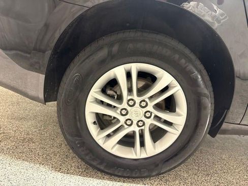 Used 2021 Buick Enclave Essence w/ Sound and Sites Package AWD/4WD image 36