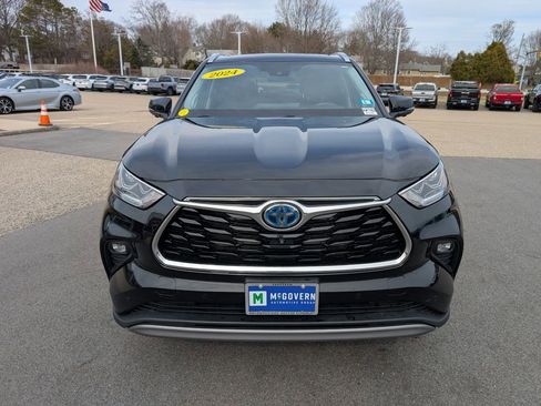 Used 2024 Toyota Highlander Platinum image 9