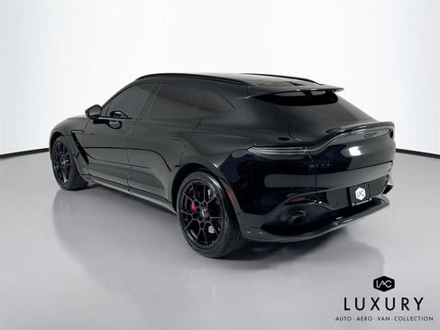 Used 2021 Aston Martin DBX image 8