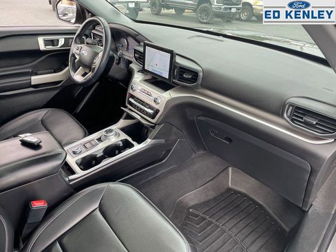 Used 2022 Ford Explorer XLT w/ Equipment Group 202A image 29