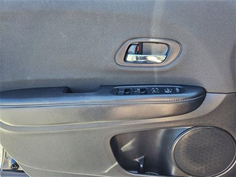 Used 2020 Honda HR-V LX image 30