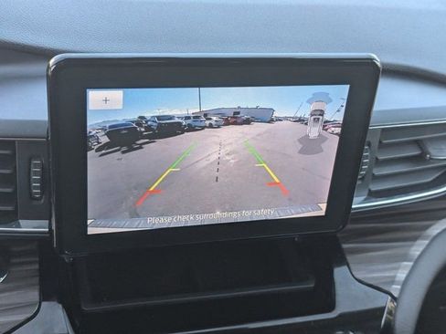 Used 2023 Ford Explorer Limited image 15