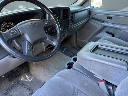 Used 2005 Chevrolet Suburban LS w/ Cargo Package image 4