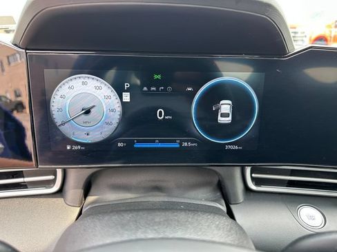 Used 2024 Hyundai Elantra SEL FWD image 25