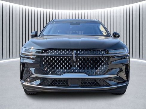 Certified 2024 Lincoln Nautilus Reserve image 8