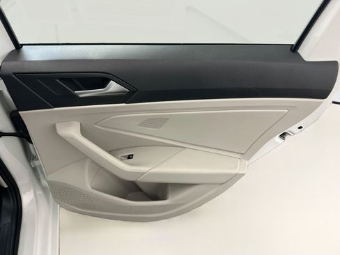 Used 2023 Volkswagen Jetta SE w/ Panoramic Sunroof Package FWD image 31