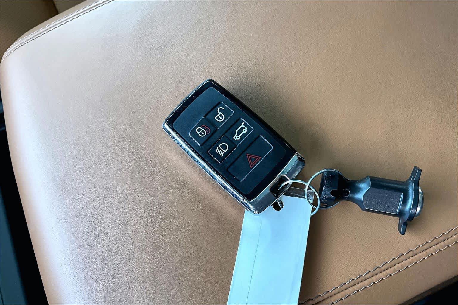 Used 2020 Land Rover Defender 110 X AWD/4WD image 14