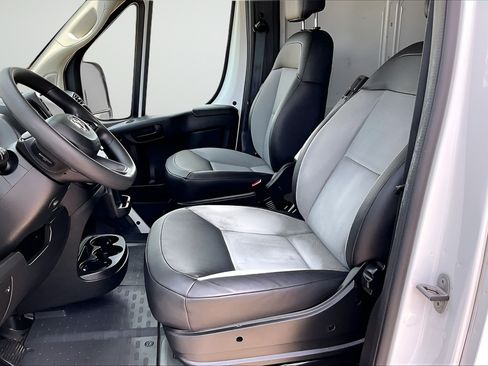 Used 2025 RAM ProMaster 2500 w/ Convenience Group FWD image 16