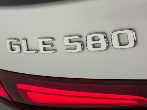 Certified 2025 Mercedes-Benz GLE 580 4MATIC image 9