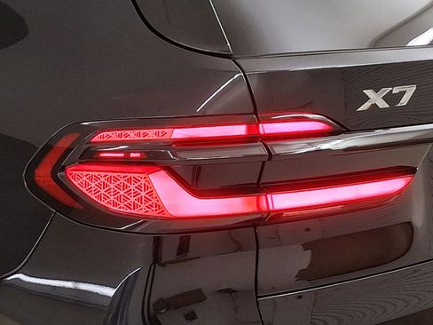 New 2026 BMW X7 xDrive40i w/ M Sport Package image 11