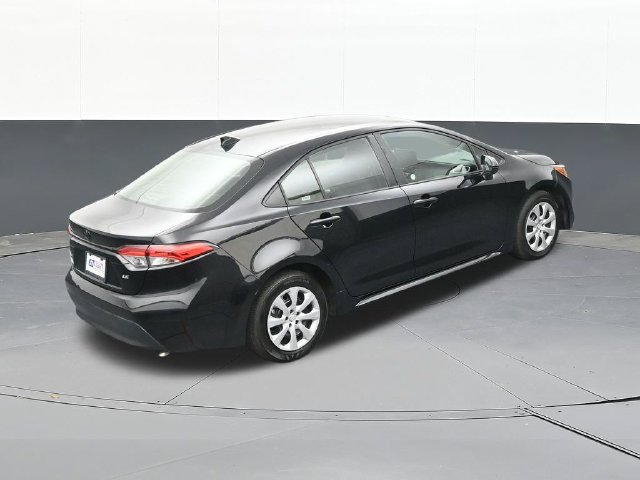 Used 2025 Toyota Corolla LE FWD image 57