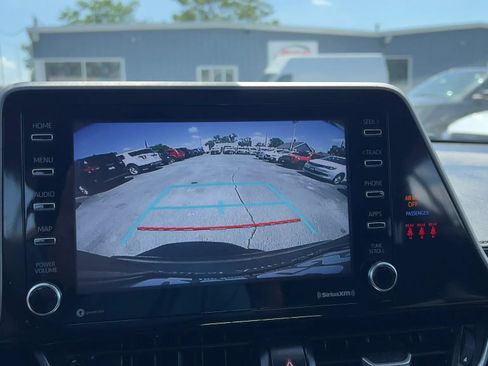 Used 2021 Toyota C-HR LE FWD image 33