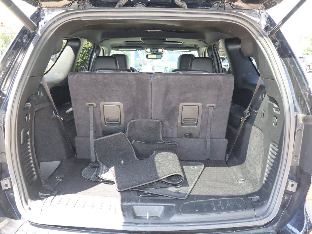 Used 2024 Dodge Durango R/T w/ Tow 'N Go Package AWD/4WD image 11