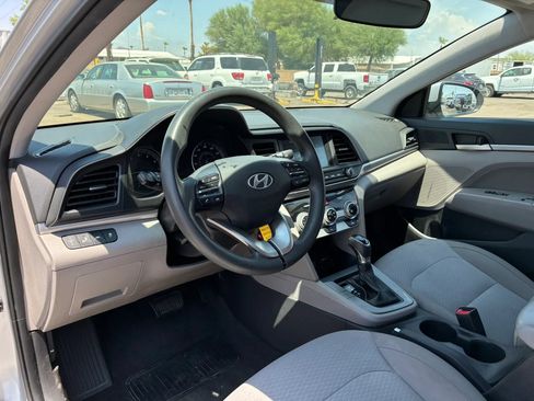 Used 2019 Hyundai Elantra SEL FWD image 16