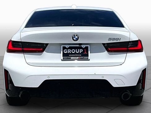 Used 2026 BMW 330i Sedan w/ M Sport Package RWD image 4