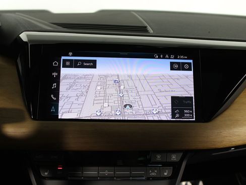 Used 2023 Audi e-tron GT Premium Plus image 22