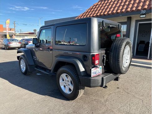 Used 2018 Jeep Wrangler Sport AWD/4WD image 14
