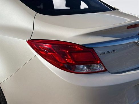 Used 2013 Buick Regal Leather image 6