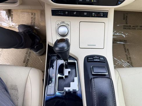 Used 2013 Lexus ES 350 w/ Luxury Pkg FWD image 34