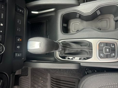 New 2026 Nissan Frontier SV w/ All-Weather Content Package AWD/4WD image 26