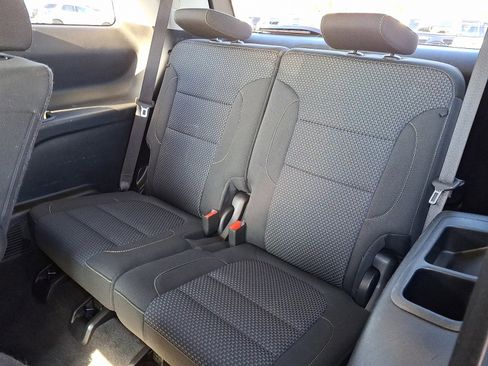 Used 2023 GMC Acadia SLE w/ Driver Convenience Package image 11