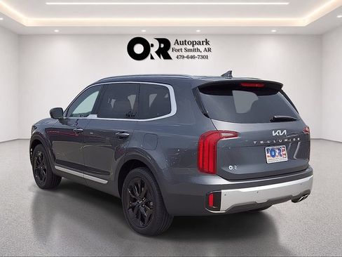 Used 2024 Kia Telluride S w/ S Sunroof Package FWD image 4
