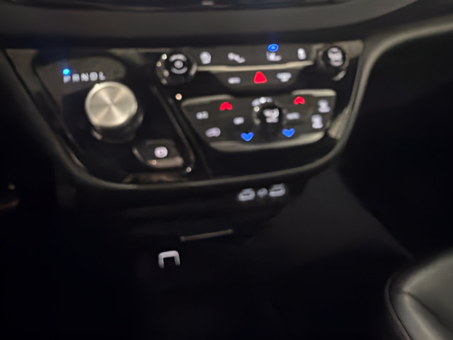 Used 2025 Chrysler Pacifica Select FWD image 23